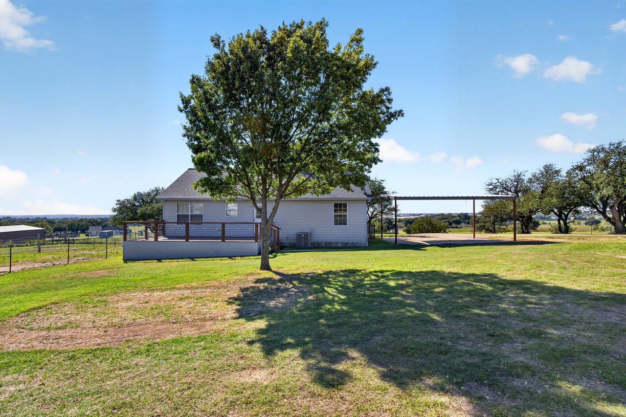 277 Private Road 1611