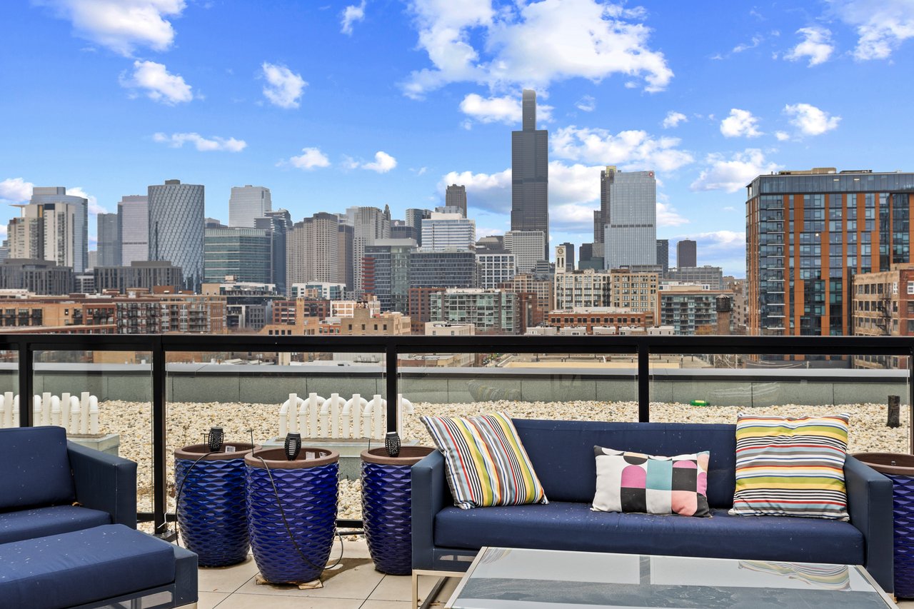 305 S Racine Ave PH-D