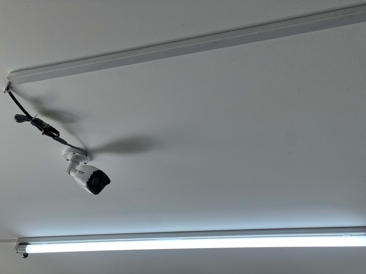 Prime Commercial Space Near Lisbon – Tenant in Place – 5% Annual Return