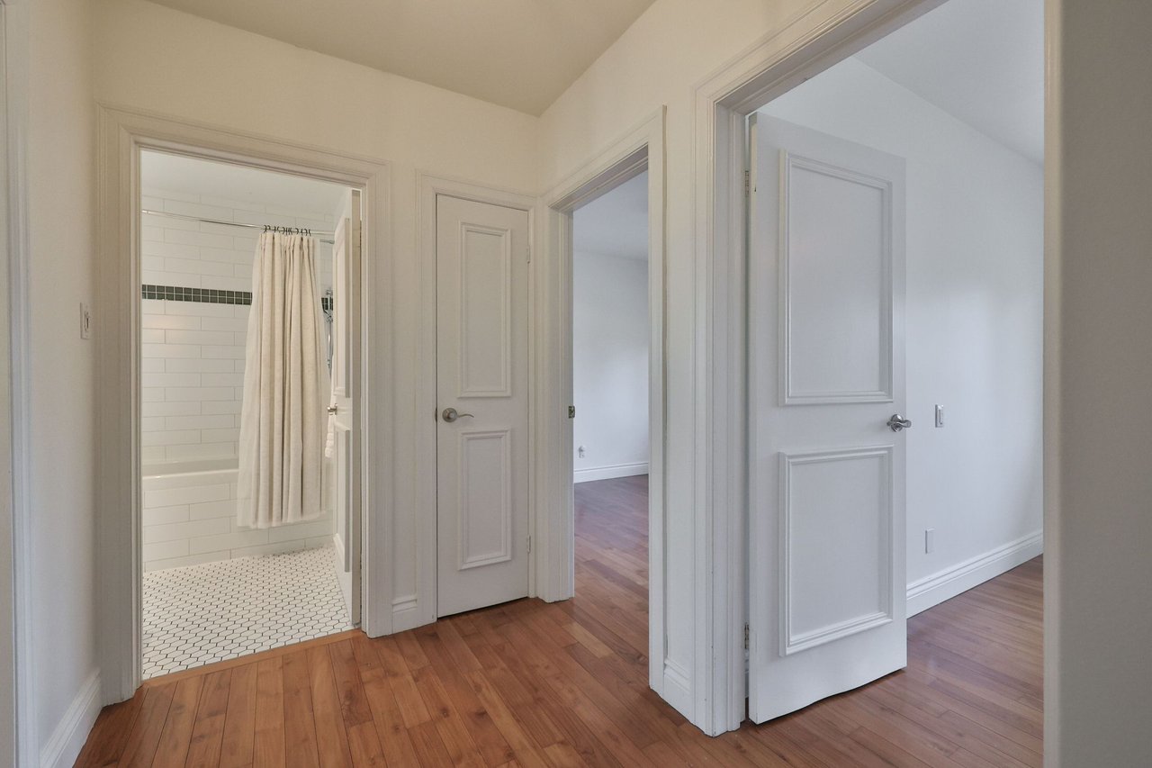 1439 Larchview Trail