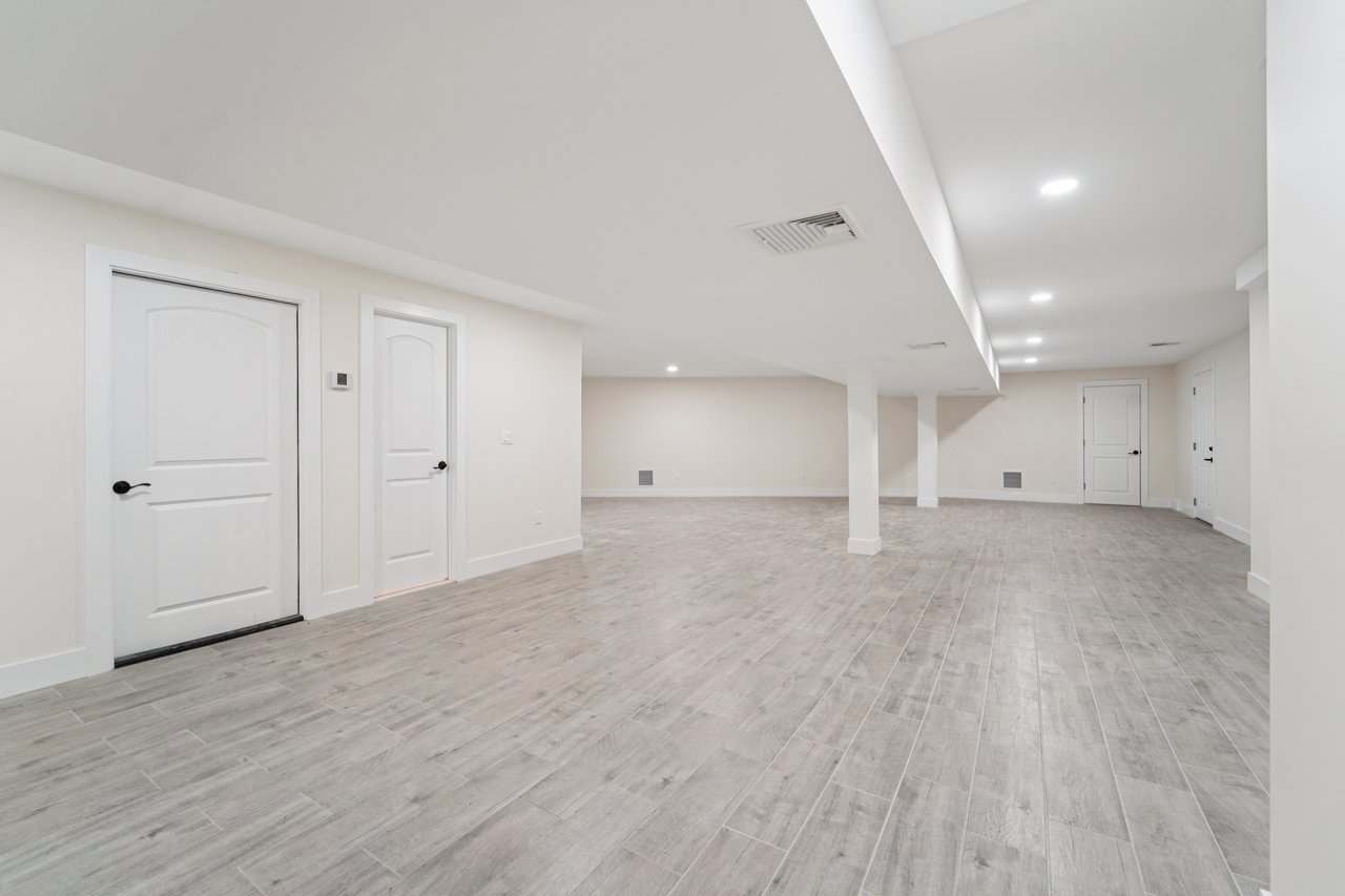 219 Mile Square Road