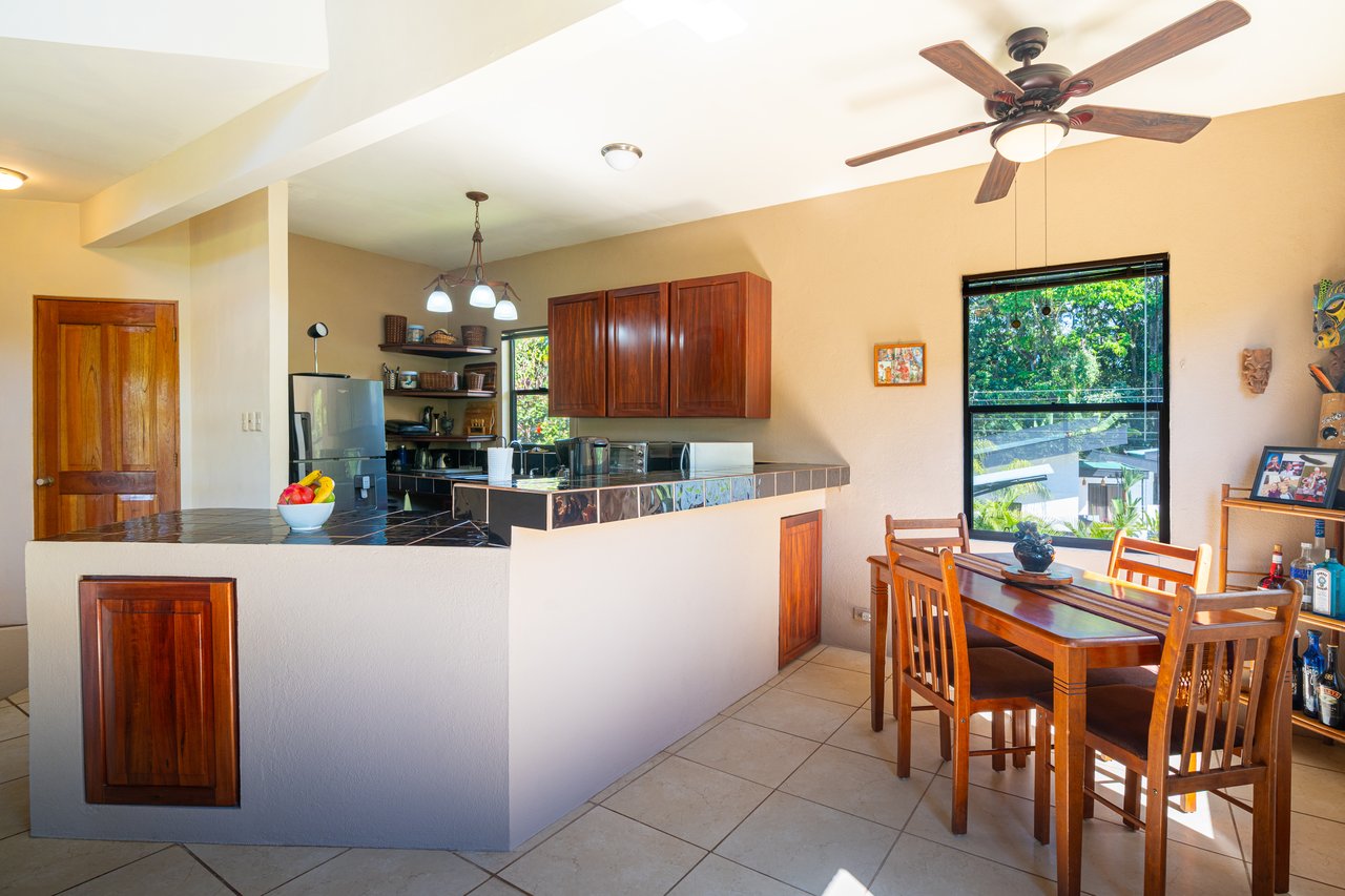 Casa Brisa de La Playa, 2 Bedroom Home Just Steps From the Beach!