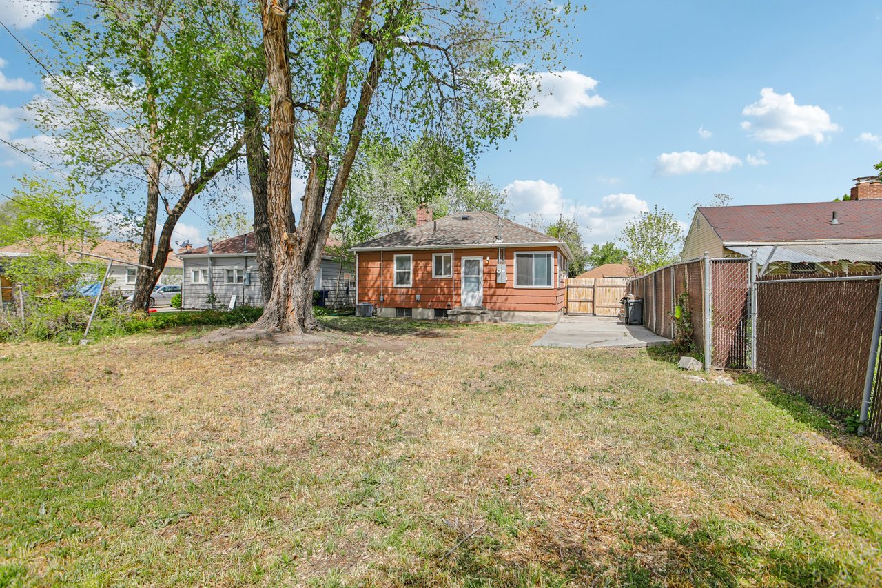 849 W Montague Ave