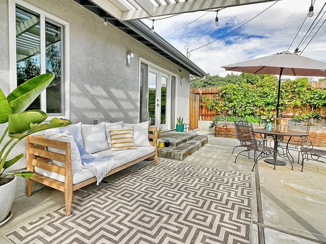 4684 Dean Dr, Ventura, CA 93003