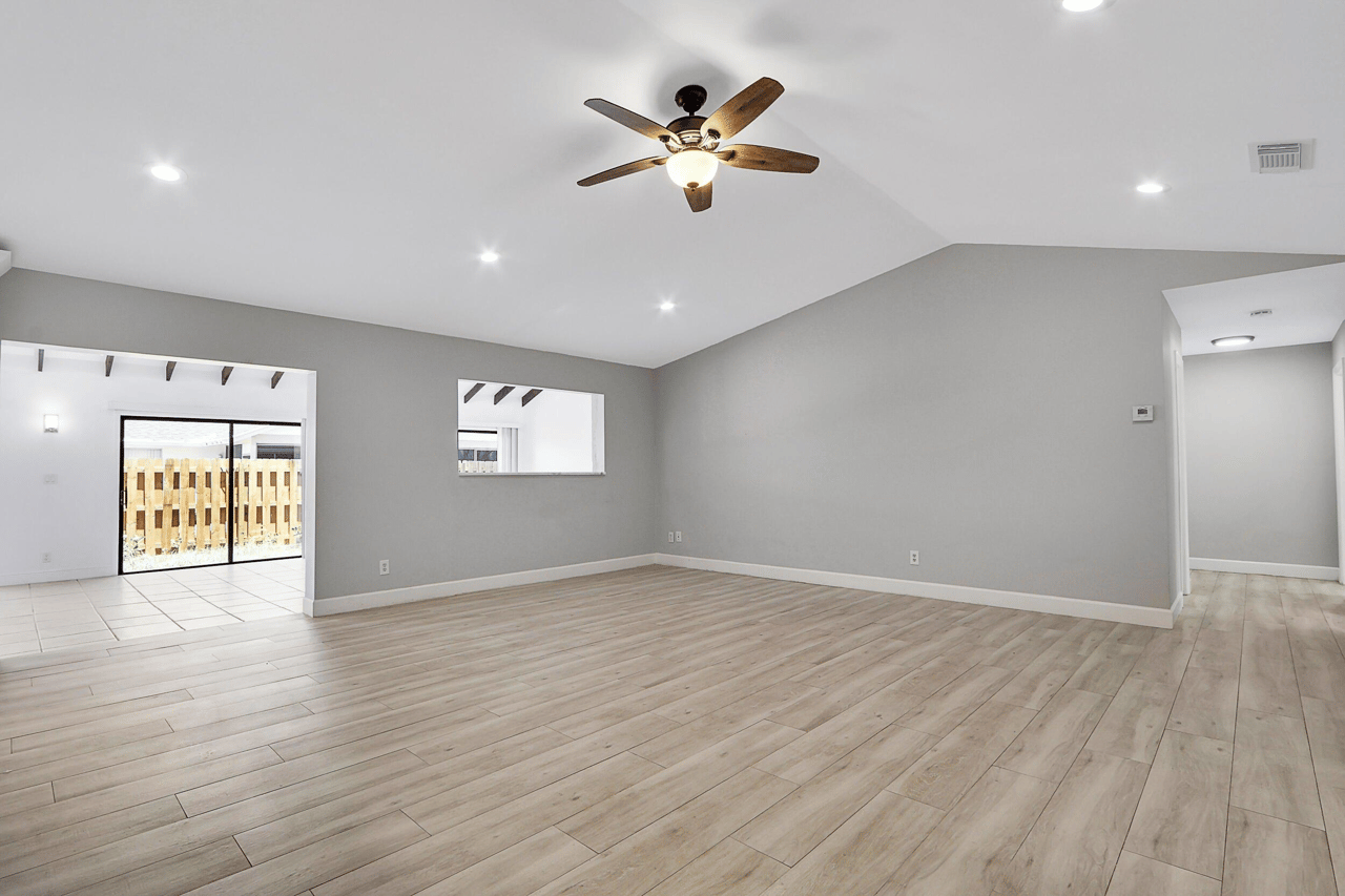 123 Stillwater Cir