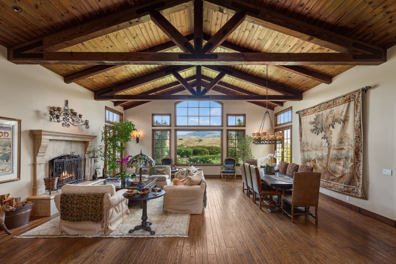 Hacienda-Style Retreat with Breathtaking Mountain Views