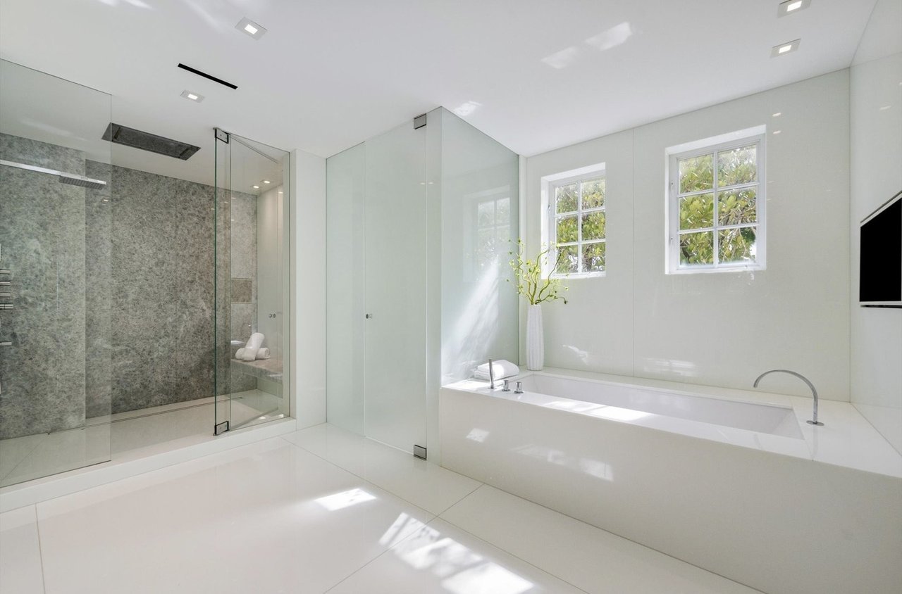 7921 Fisher Island