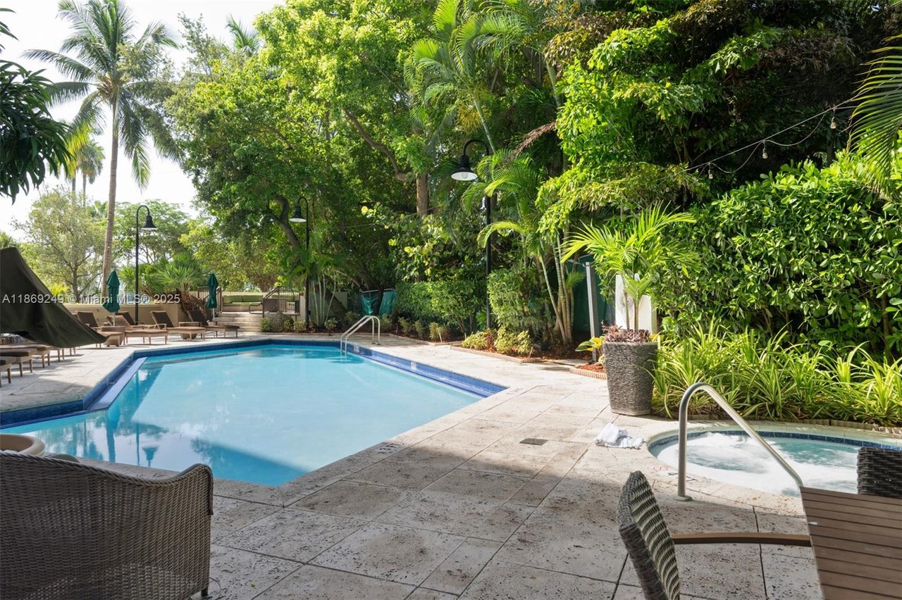 2951 S Bayshore Drive | Unit 917