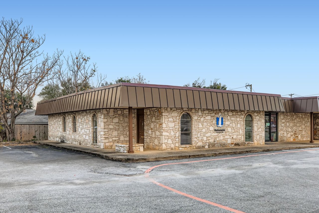 2060 Universal City Blvd