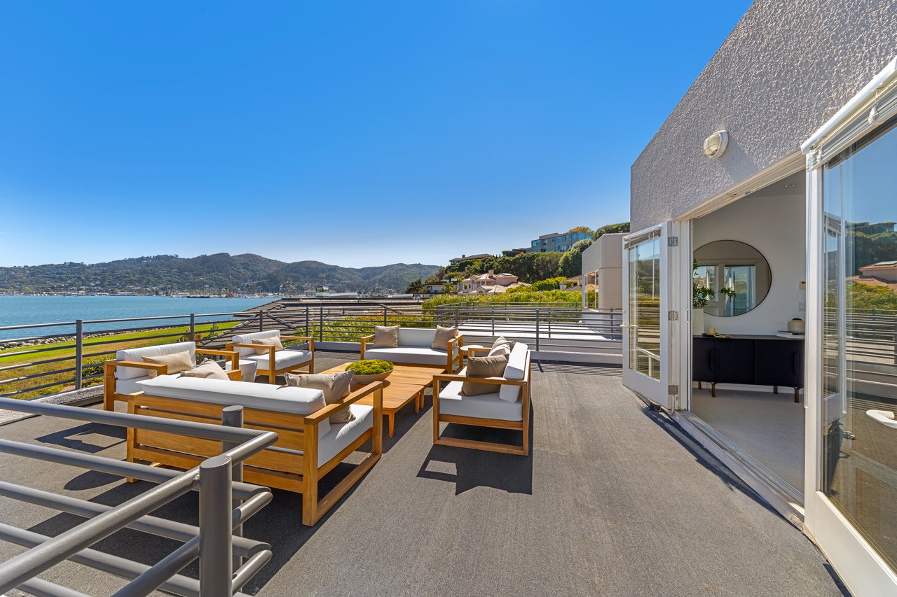 Sweeping Views Across the Bay