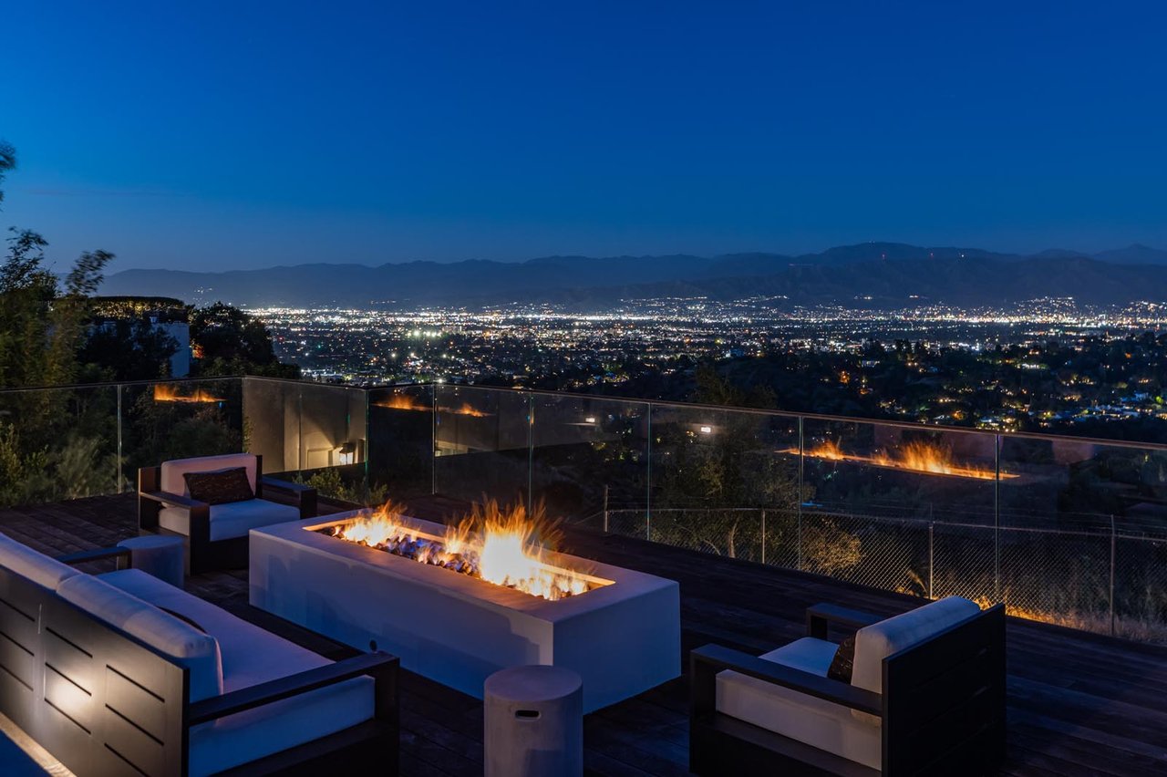 11951 Pinnacle Pl, Beverly Hills