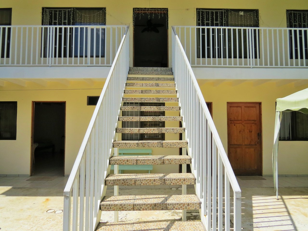Fully equipped 4 Unit Apartment/Hotel complex 70 meters from the entrance to world-famous Marino Ballena National Park