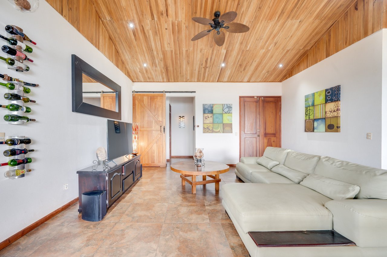Casa Blanca | Multi-Villa Estate with Lake Views - Nuevo Arenal