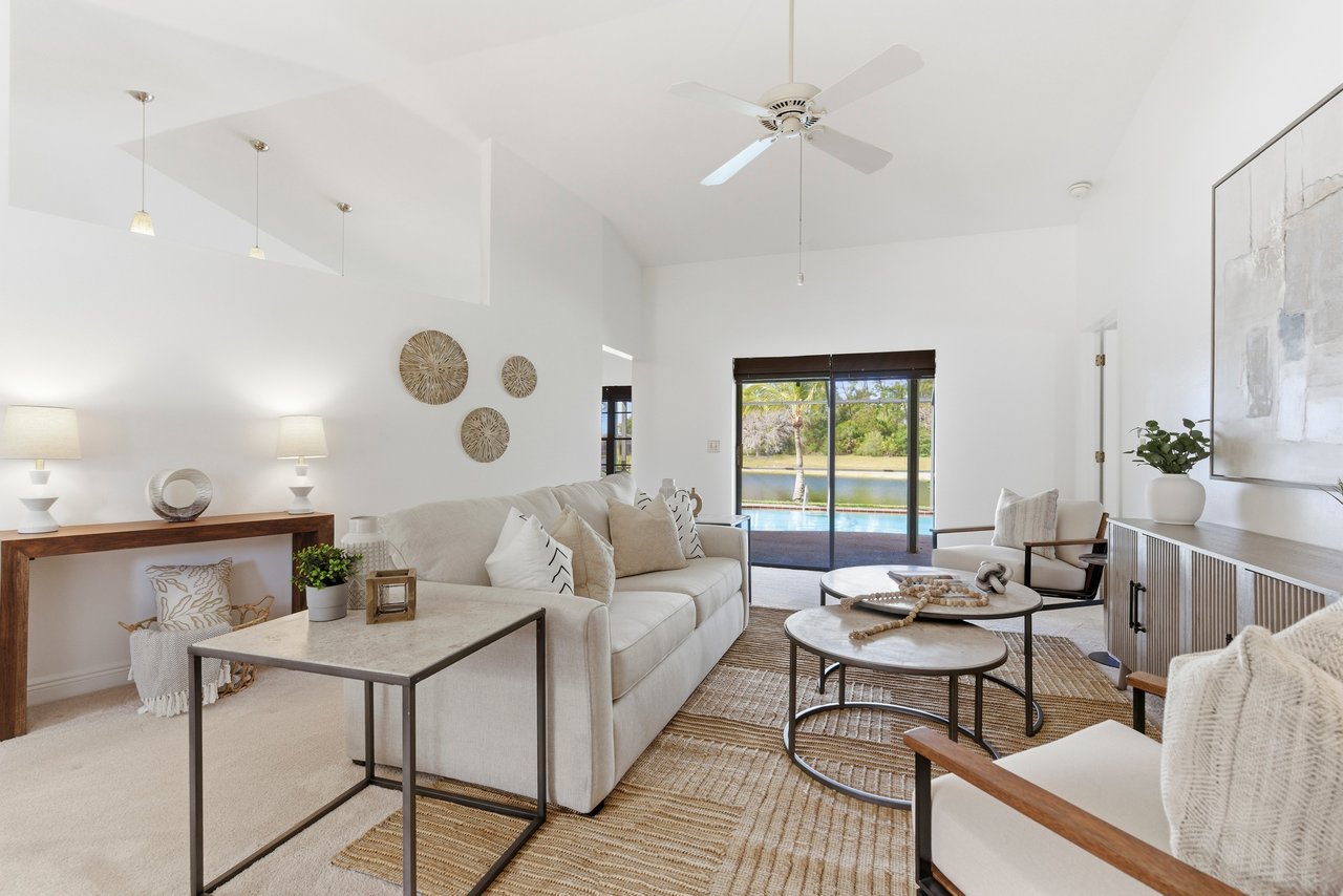 19184 Pine Run Ln - Three Oaks