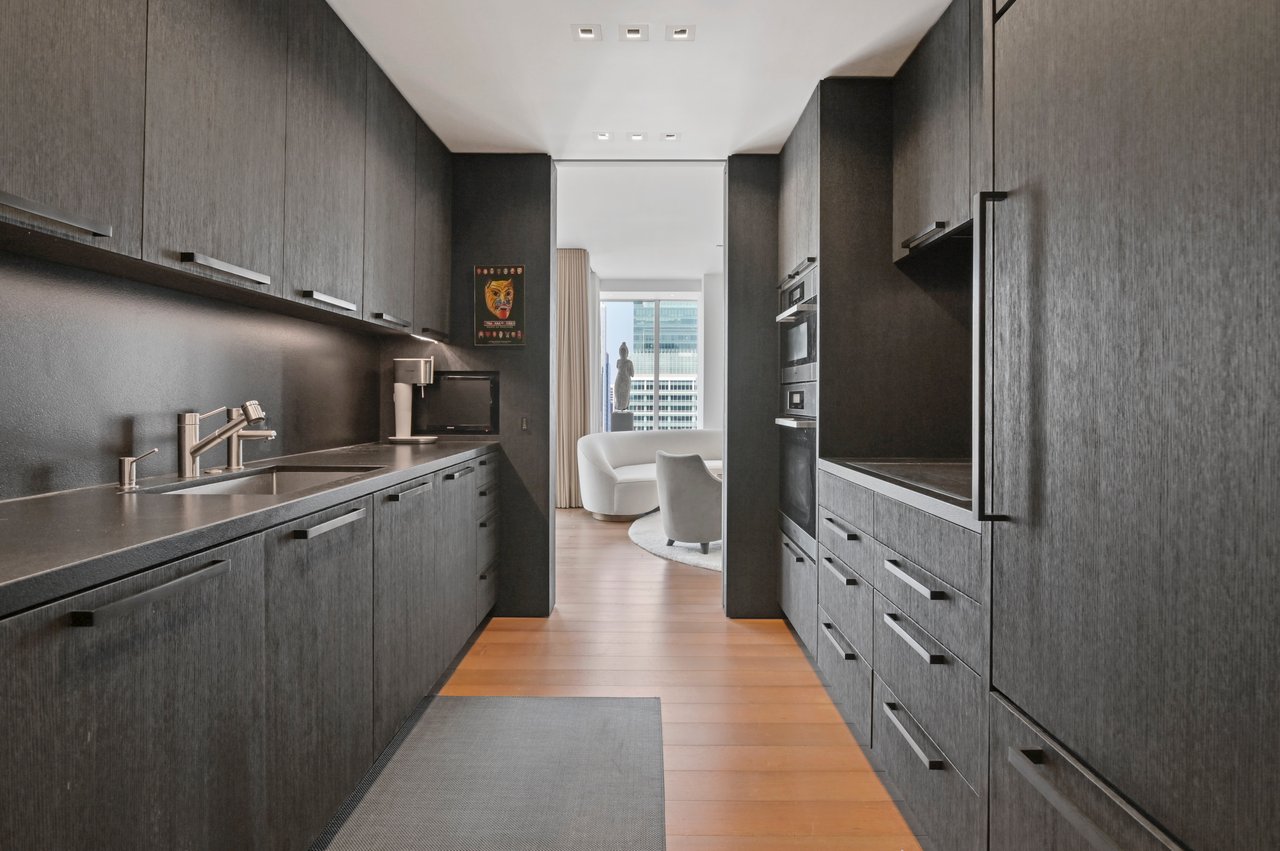 Extraordinary Mid-Century Modernism