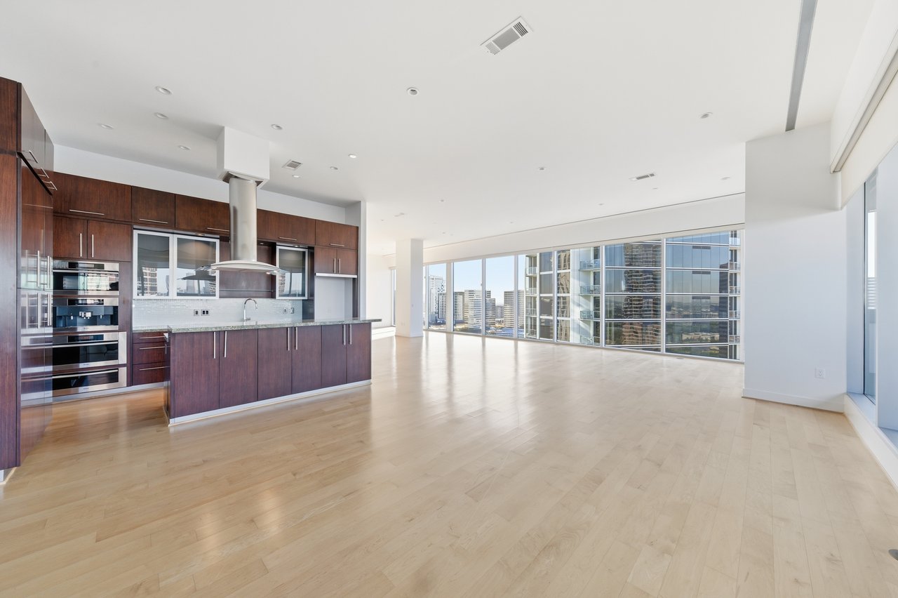 1600 Post Oak Blvd, #1903