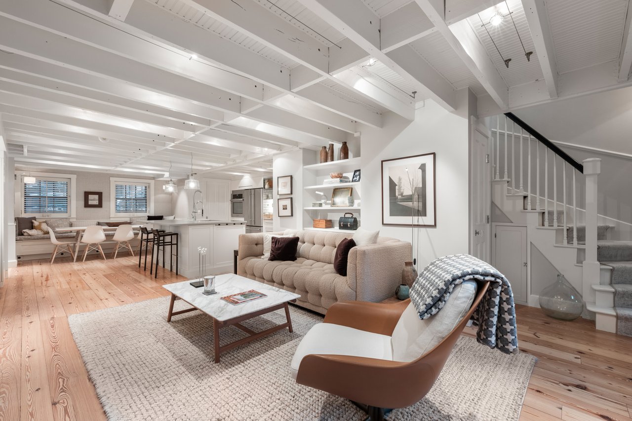 82 Pinckney Street, A