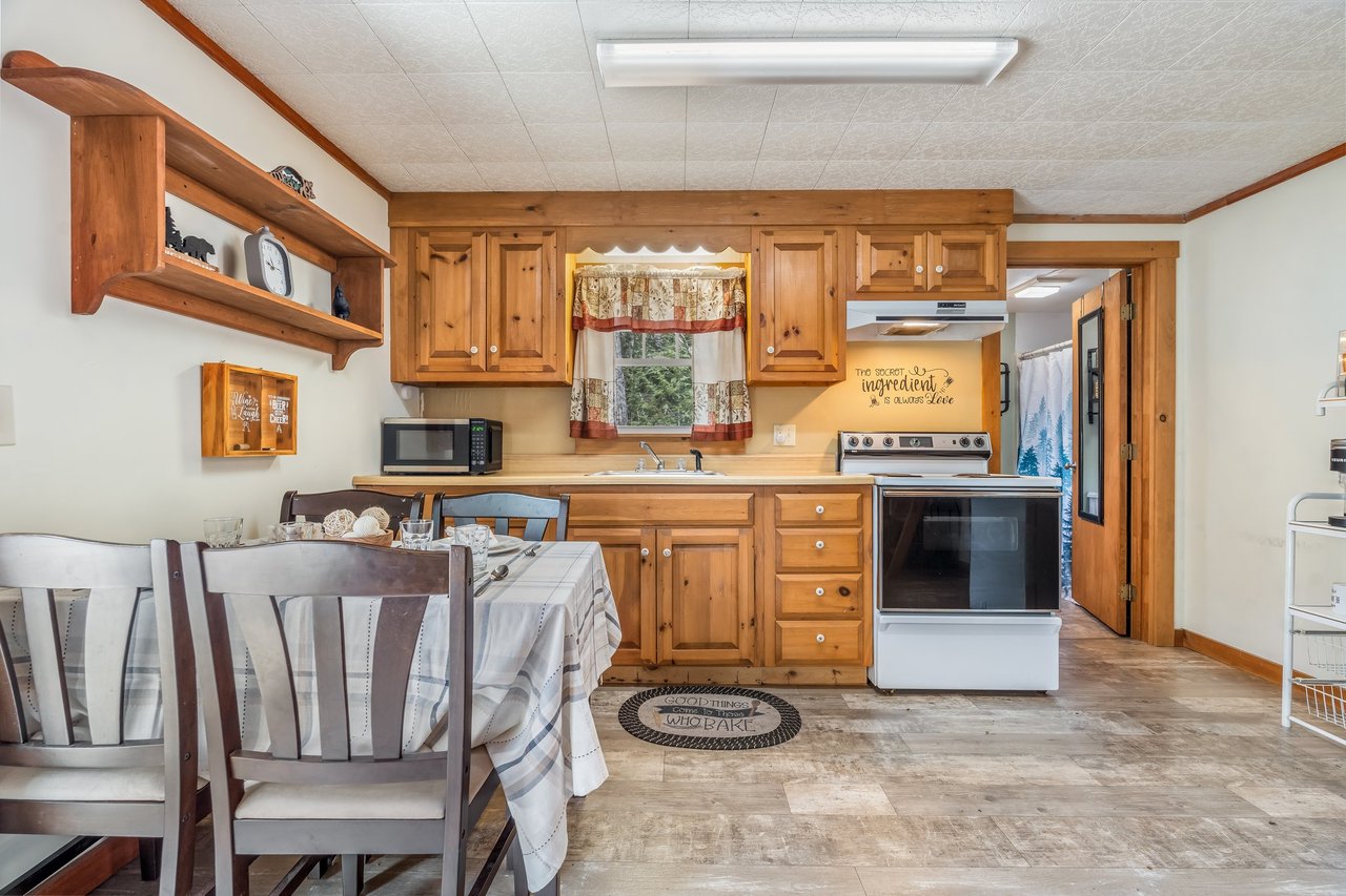 76 Cottage Shore Drive Holden, ME 04429-7003