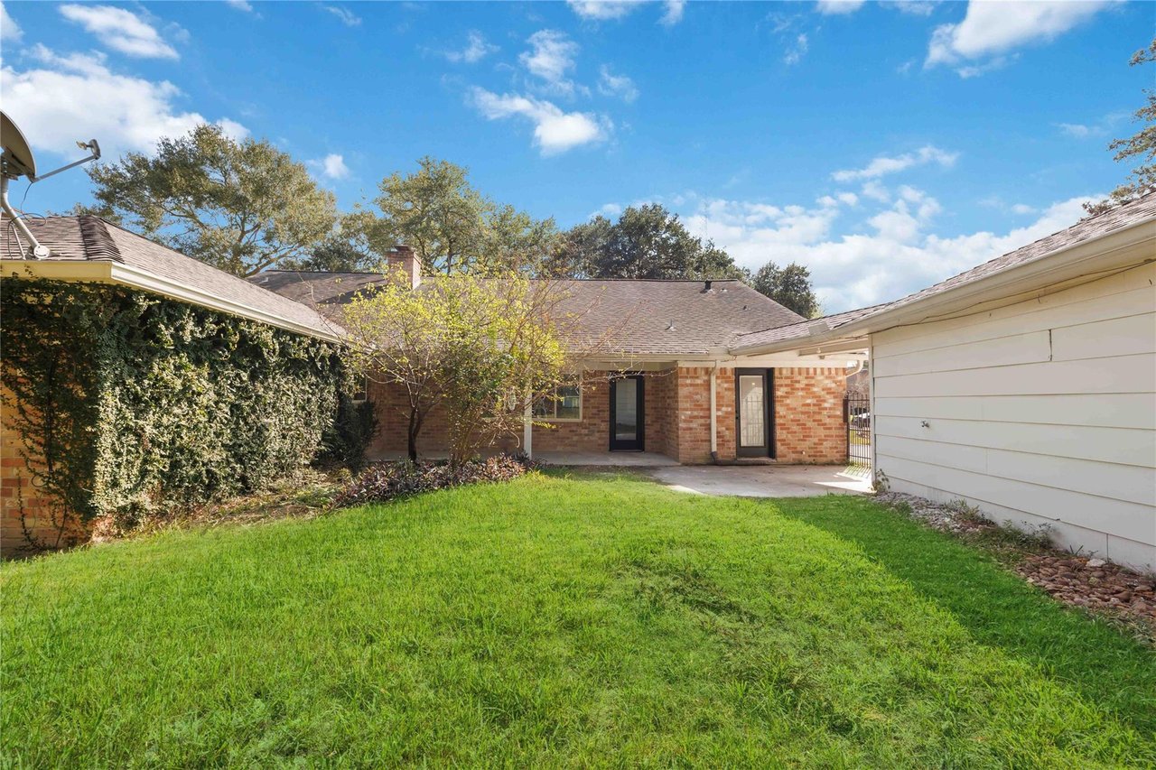 7907 12th Fairway Lane