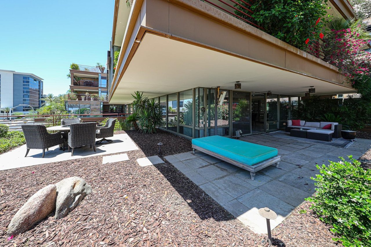 7157 E Rancho Vista Dr, #3006
