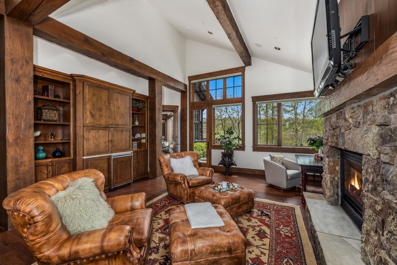 1092 The Summit Trail