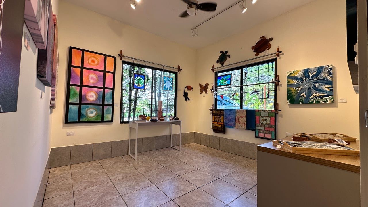 Commercial Space In Prime High Traffic Area in Uvita Costa Rica with garden