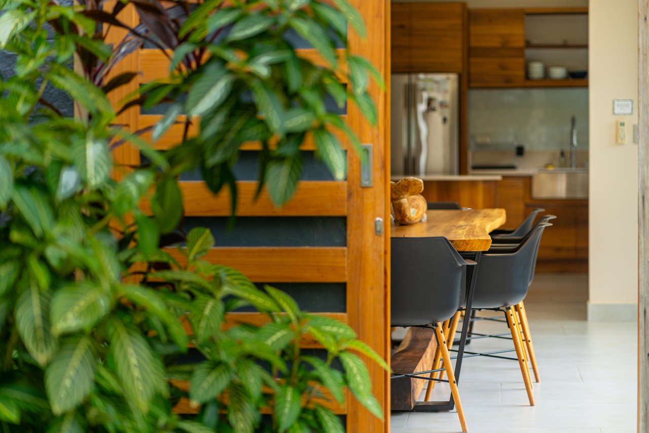 Bali Style Beach House with 2 Bedroom Casita