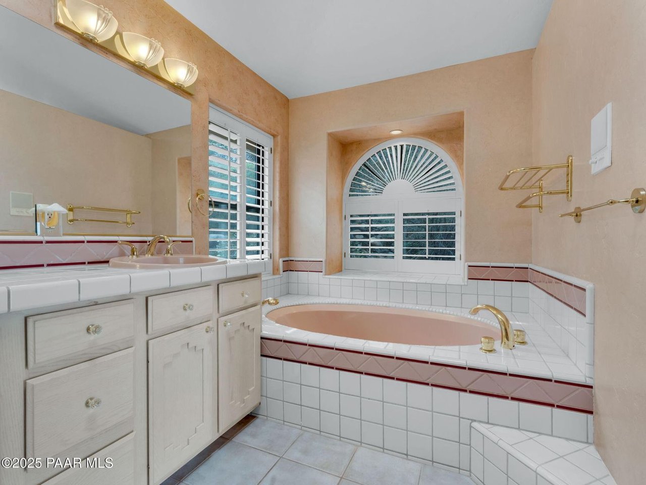 3160 Rainbow Ridge Dr