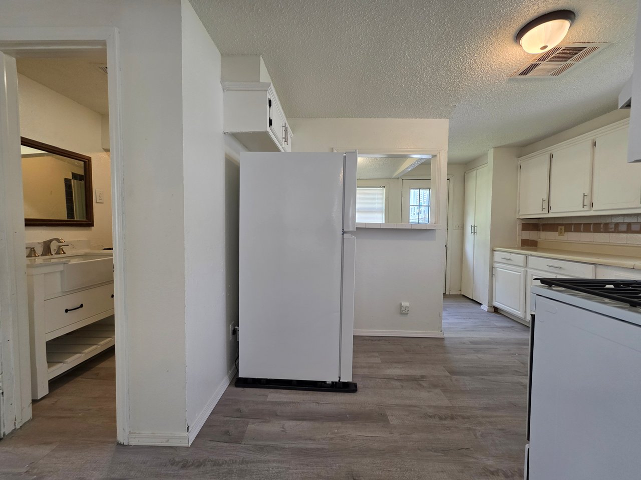 240 S Draper Ave