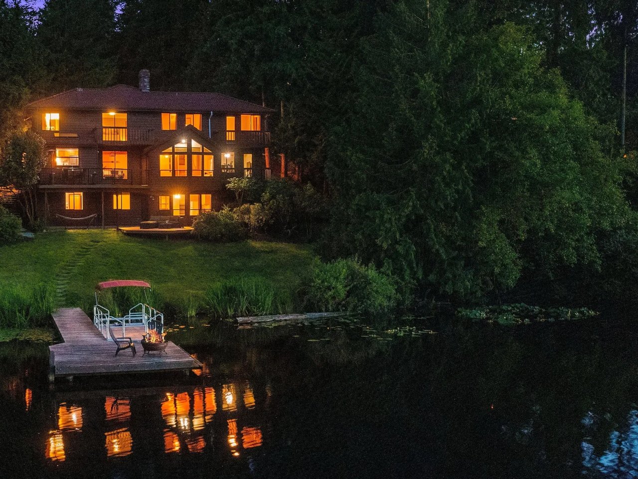 18404 W Lake Desire Dr SE