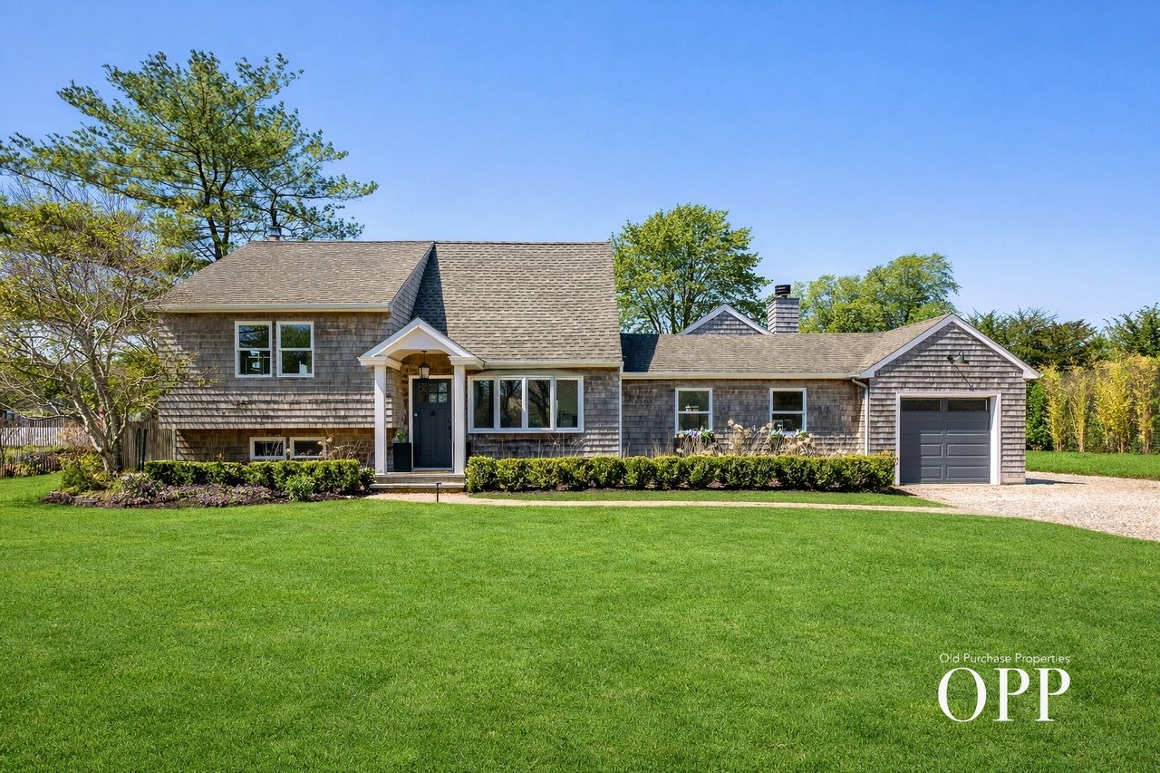 A Turnkey Mid-Century, Effortlessly Located in Bellport Village