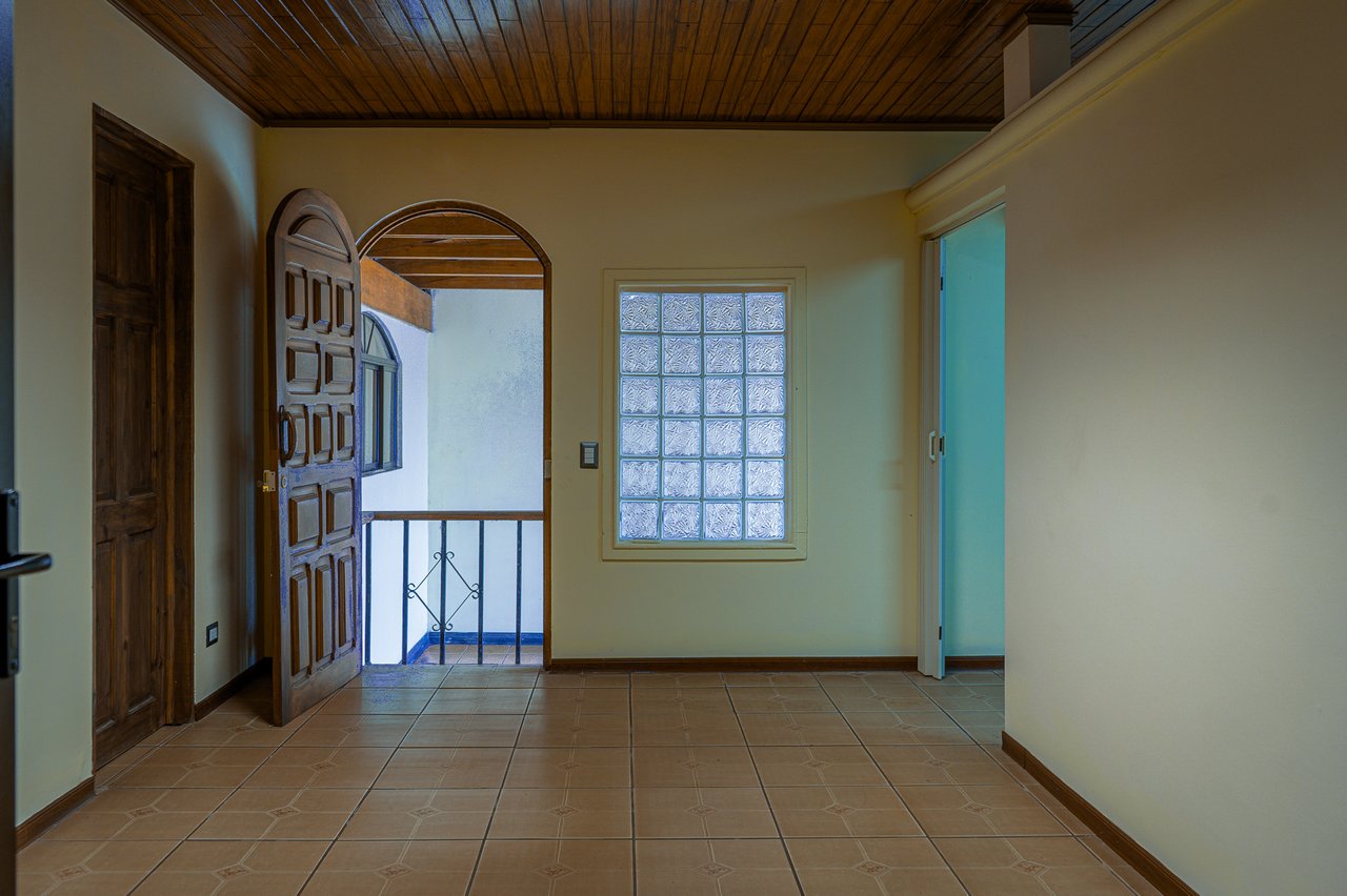 Ready for operations | Office building in downtown San Isidro