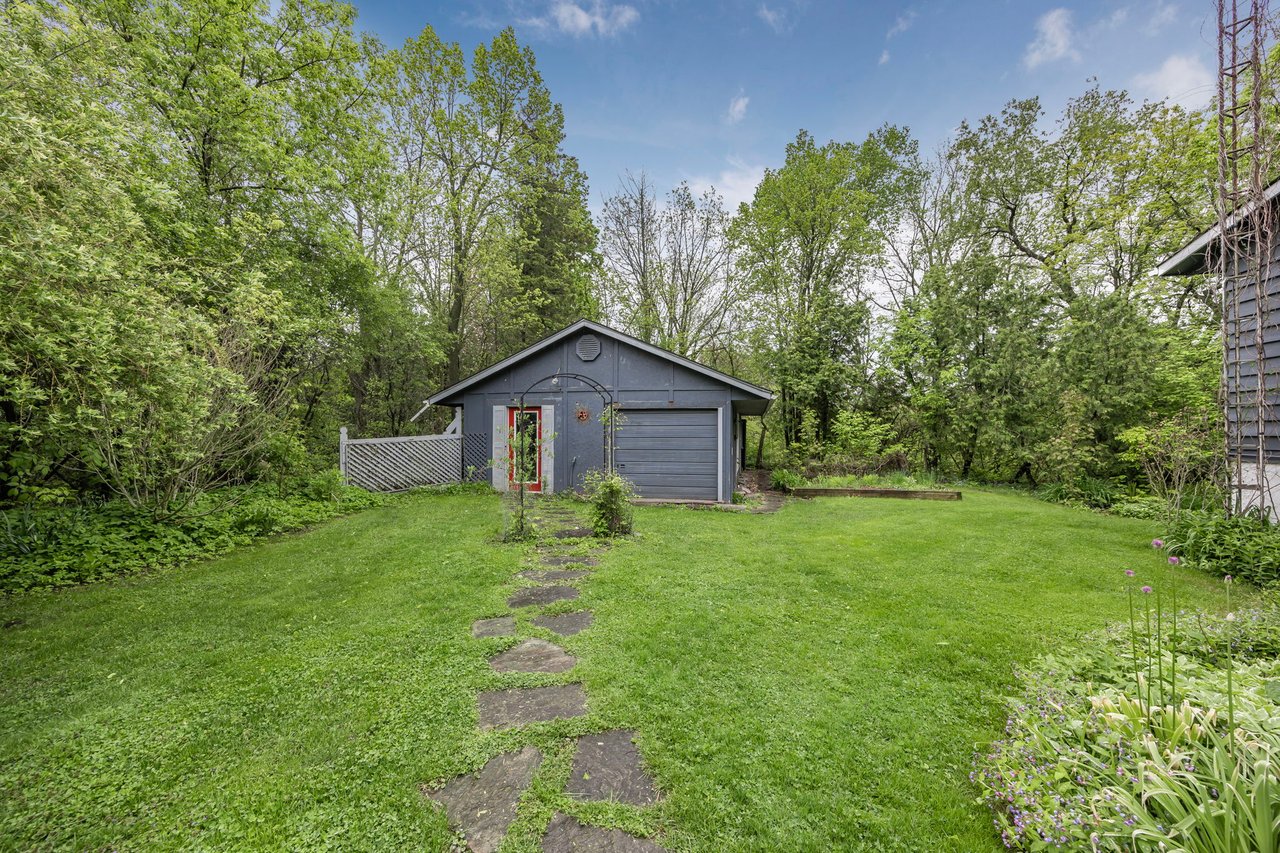 55 Old Church Road, King