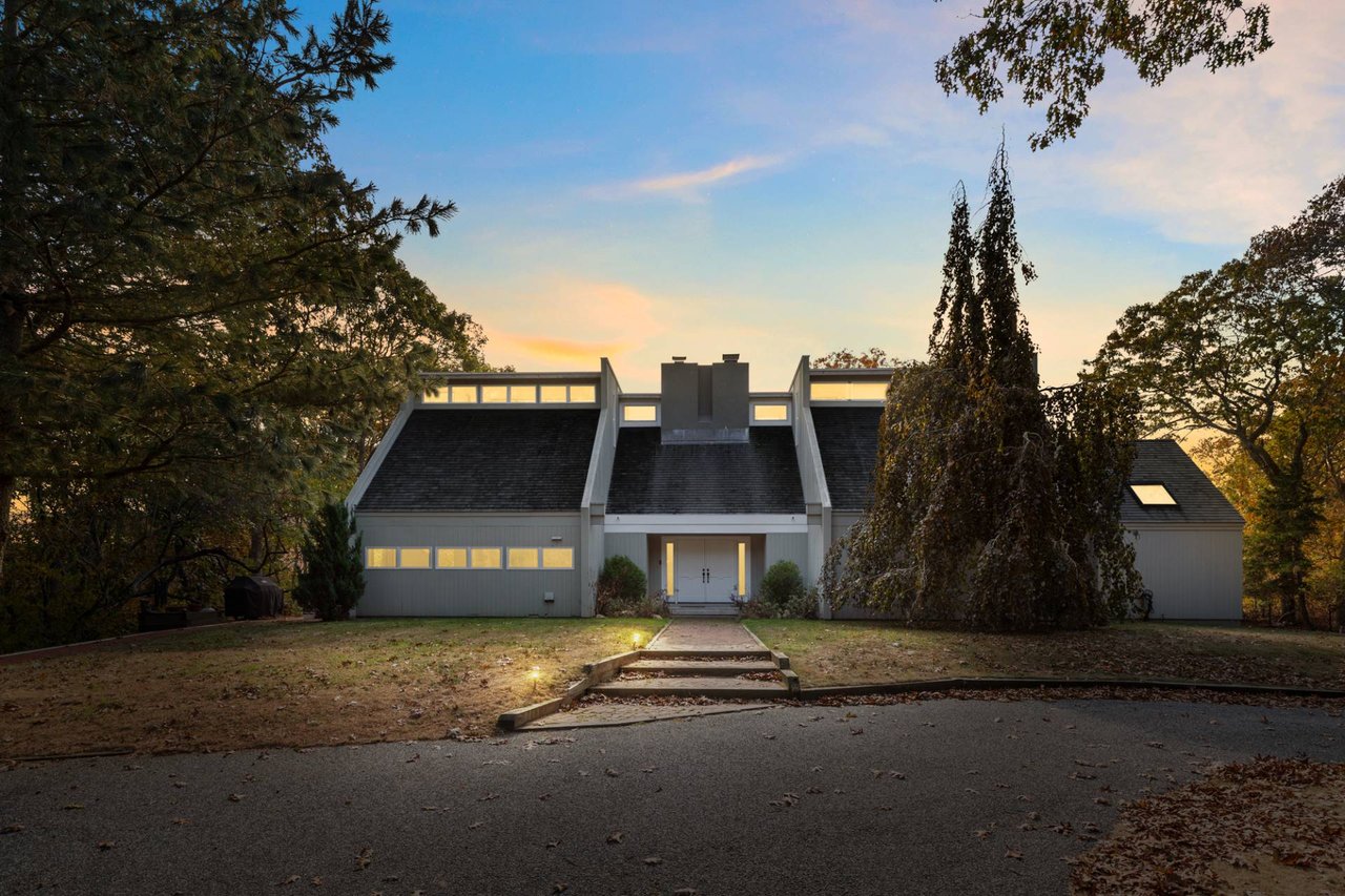 42 DAVIS DR