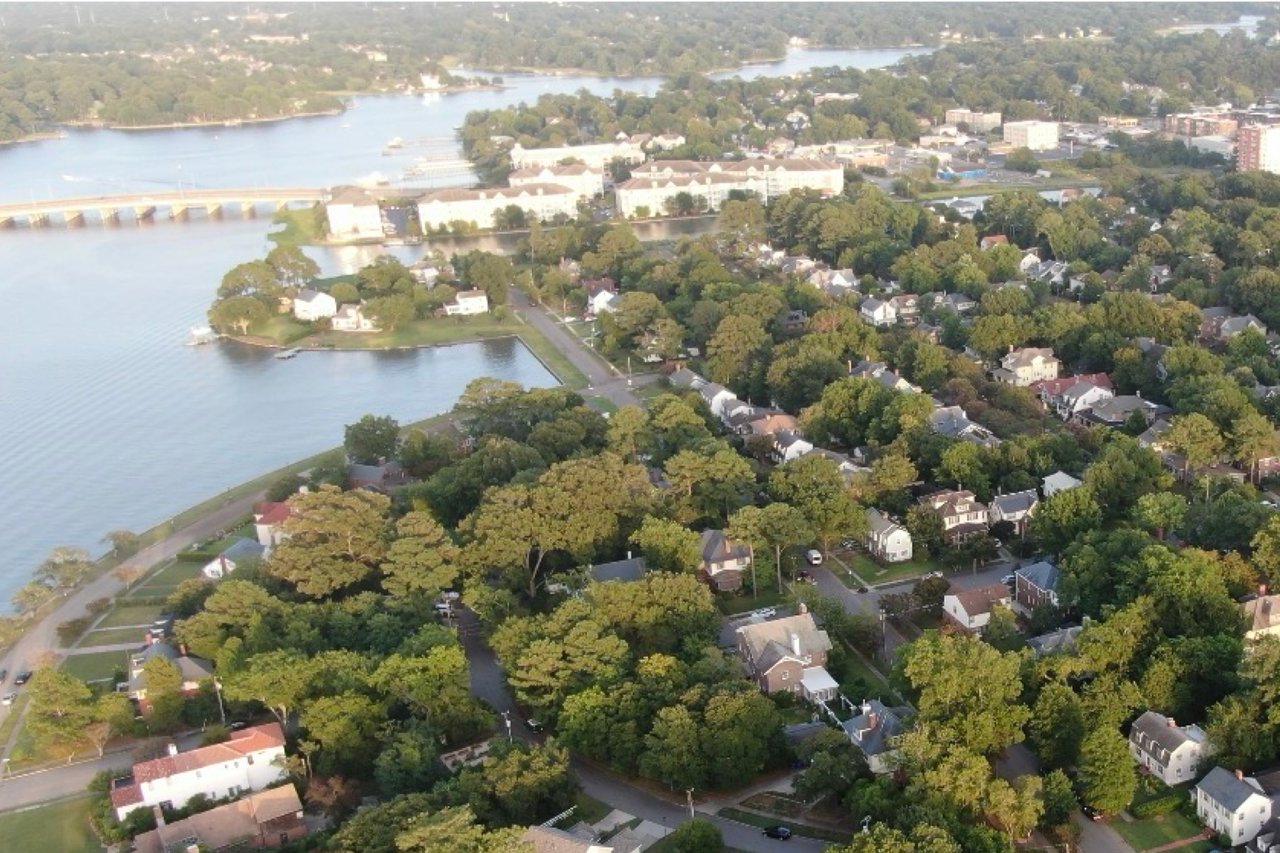 Colonial Place-Riverview