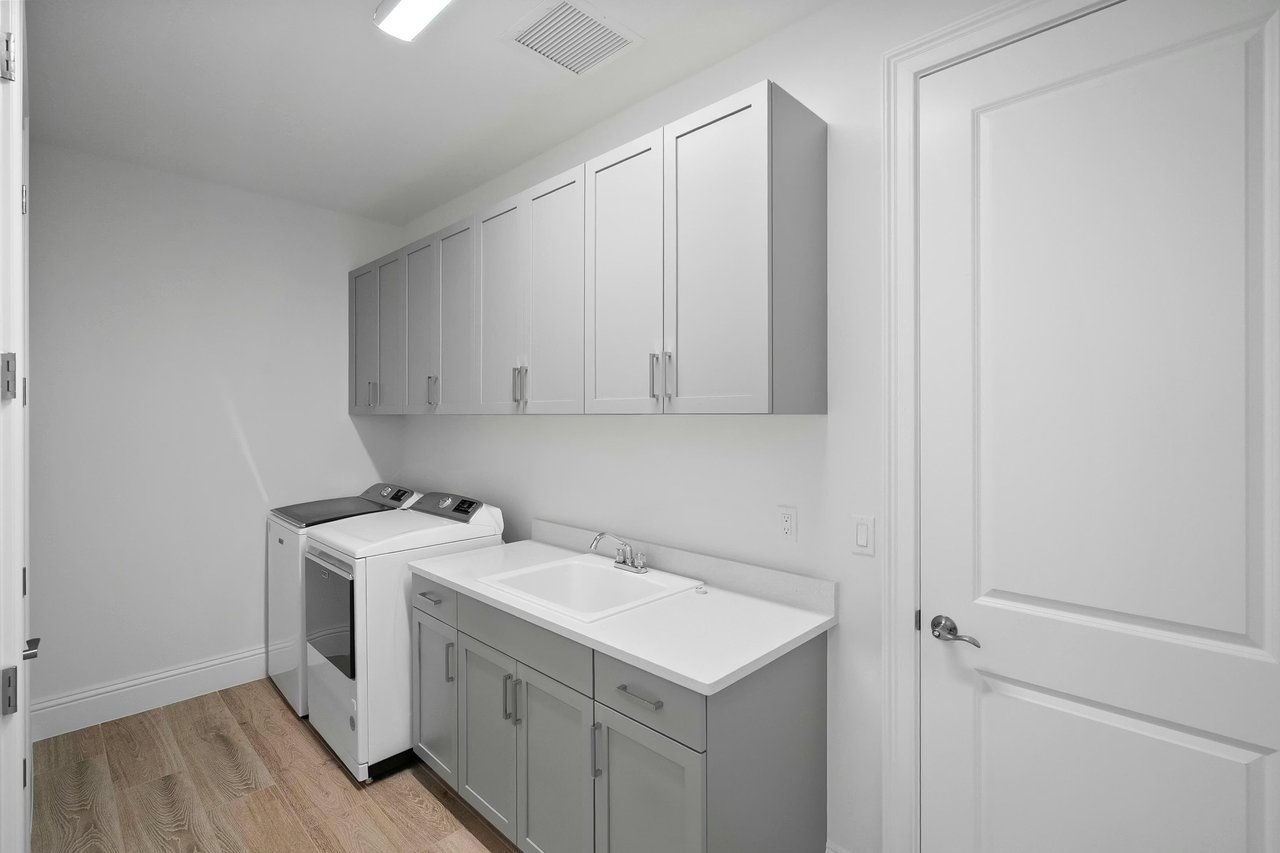 4226 Lucaya Pointe Wy