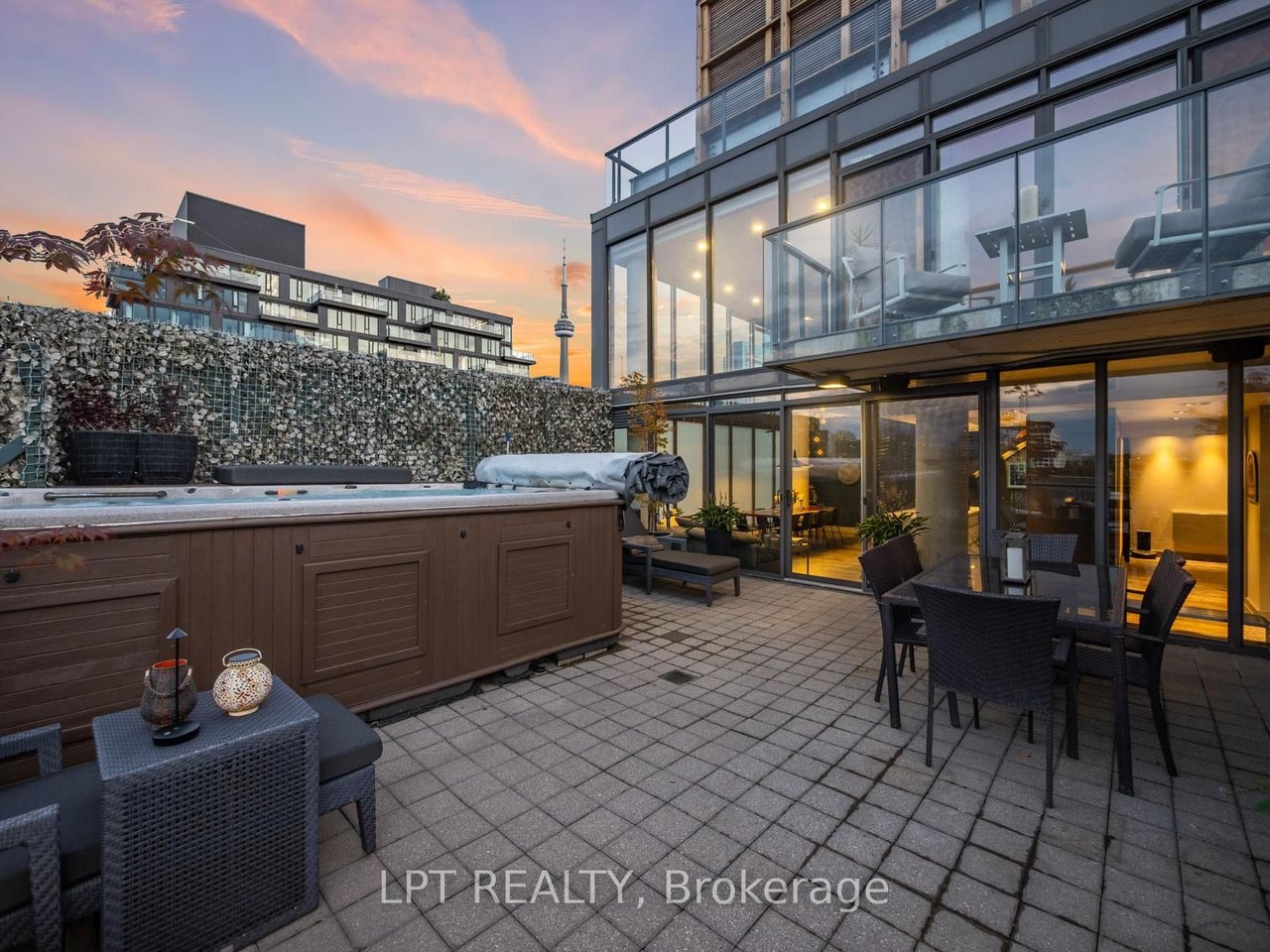 PENTHOUSE LUXURY IN KING WEST