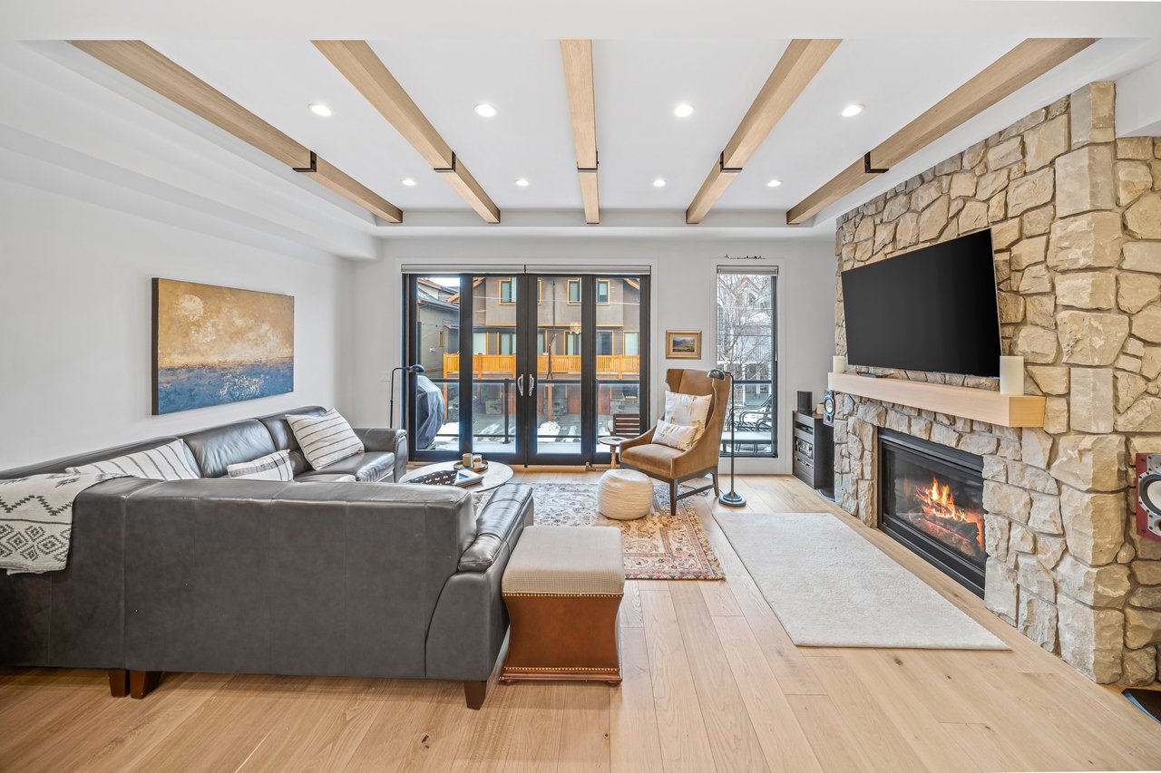 810 3rd Street Unit: 4