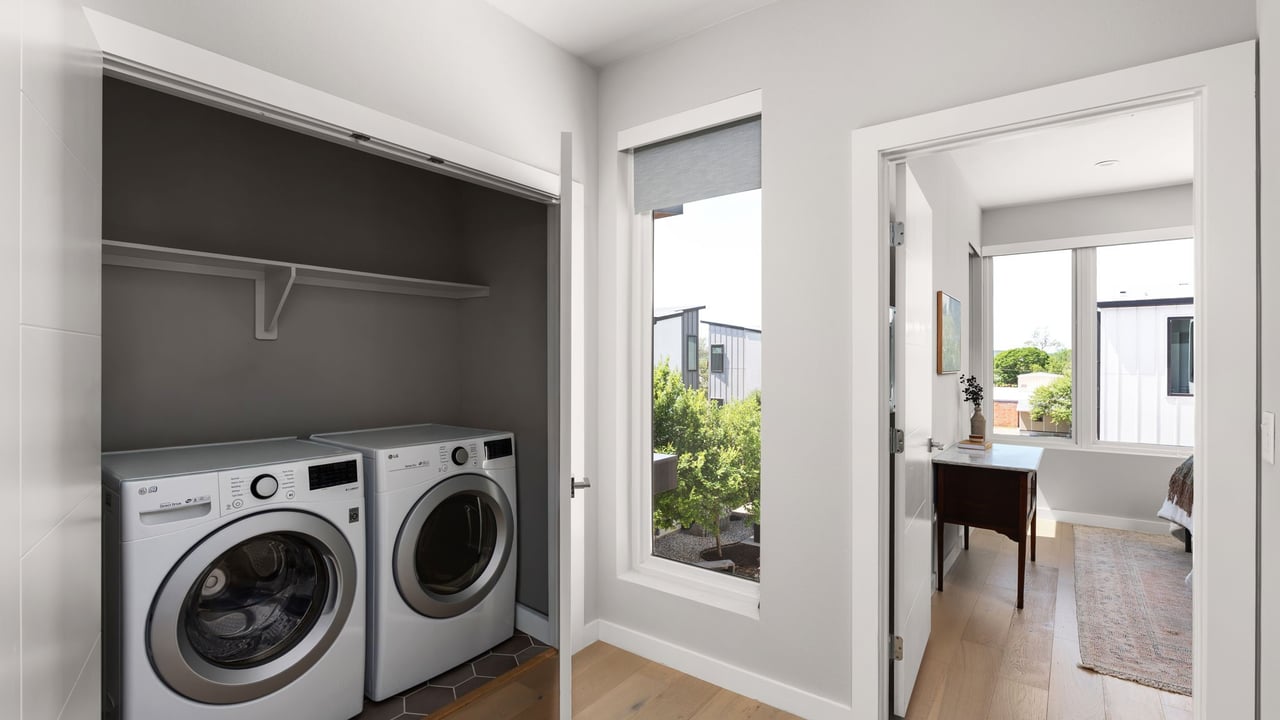 5605 Sunshine Dr #11