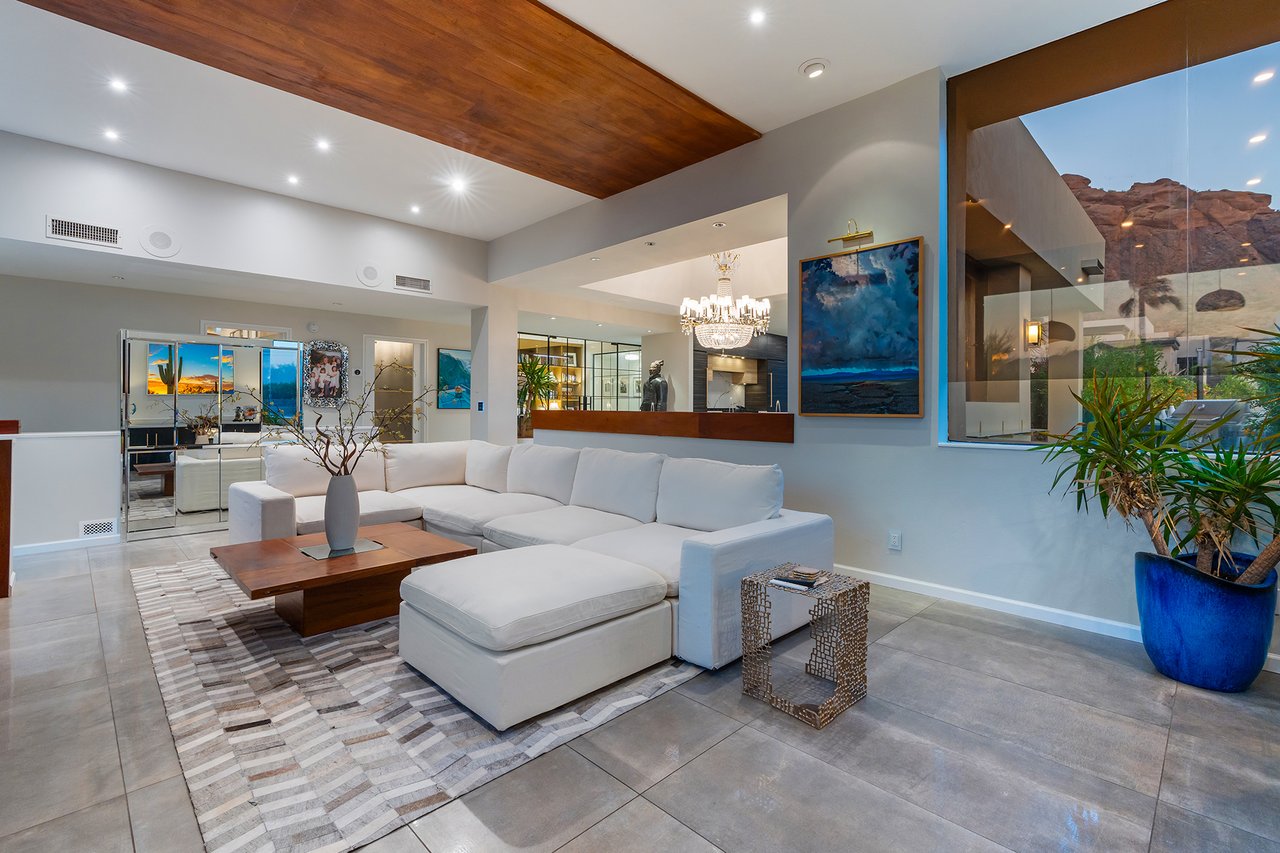 5905 N ECHO CANYON Lane