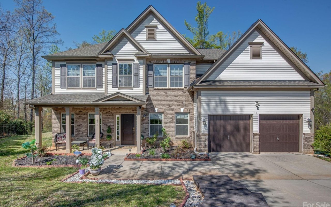 1074 Forbes Rd