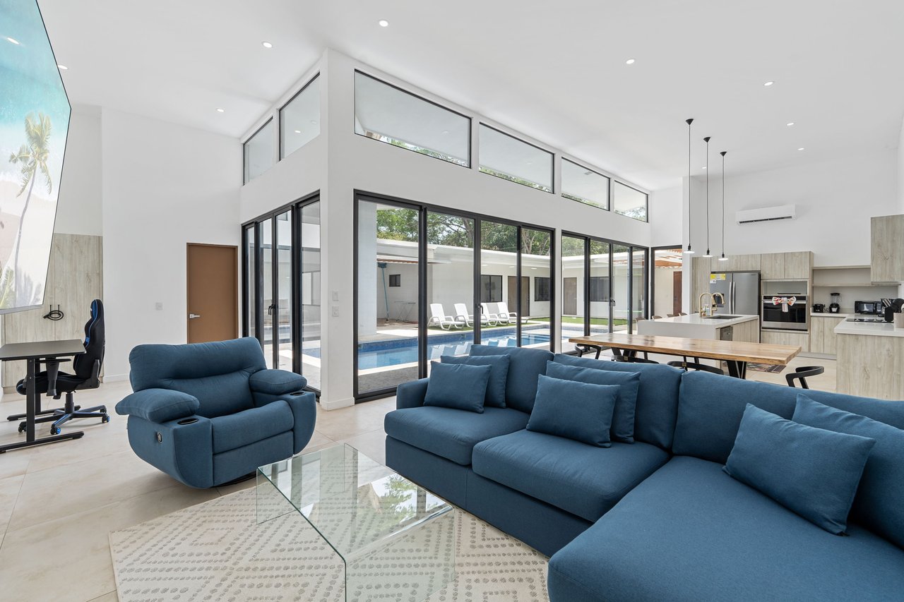 Castillo Blanco | Modern 4-Bedroom Home with Saltwater Pool – Walk to the Beach in Surfside, Playa Potrero