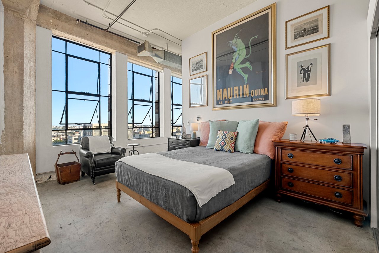 315 E 8th St Unit: 1004