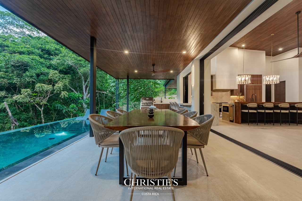 New Modern Tropical Villa 