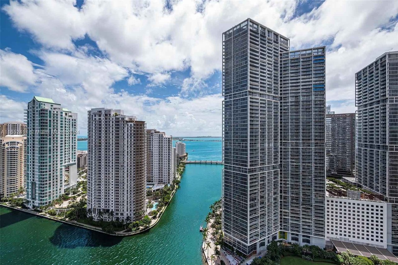 300 Biscayne Unit 2906