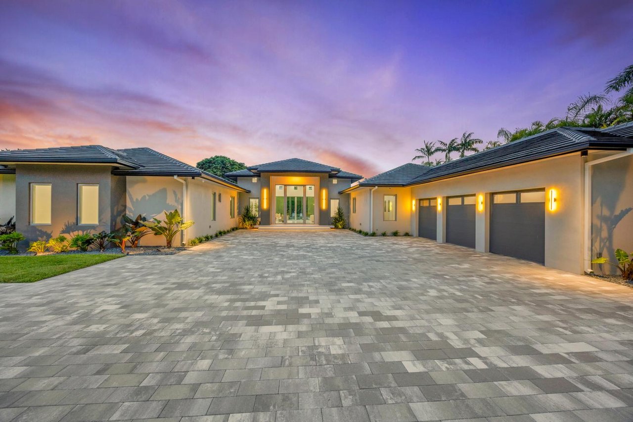 JUST LISTED: Modern Luxury Estate at 11240 SW 95th Street