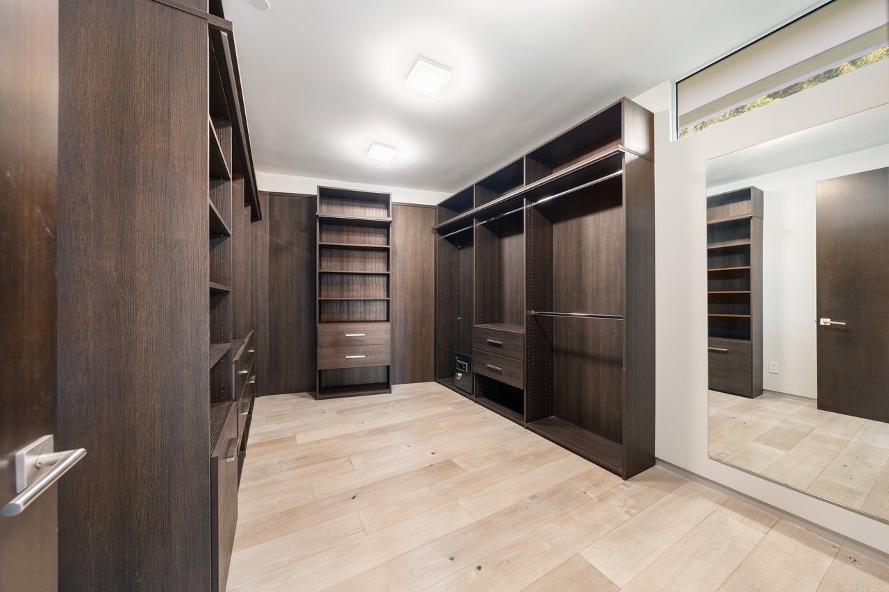 9311 Readcrest Dr, Beverly Hills