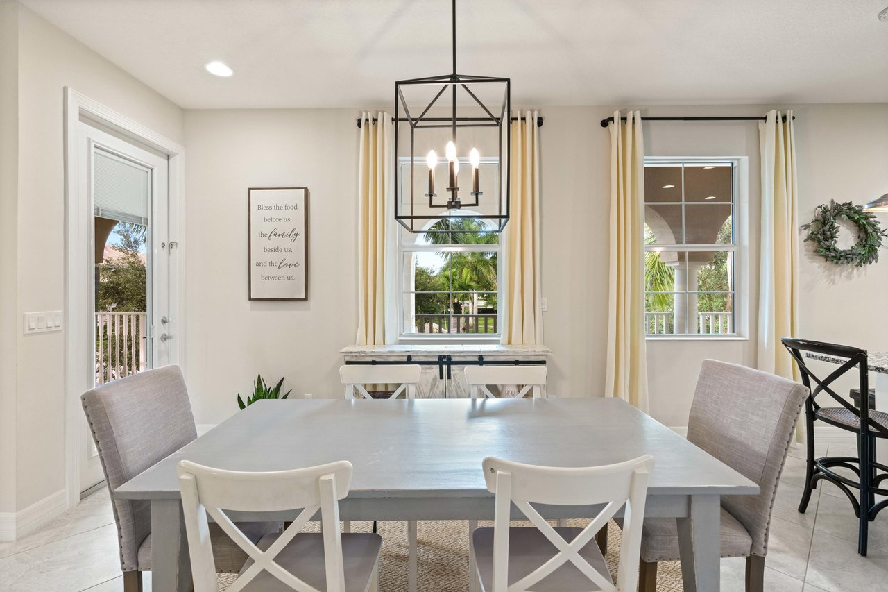 1080 S Community Dr
