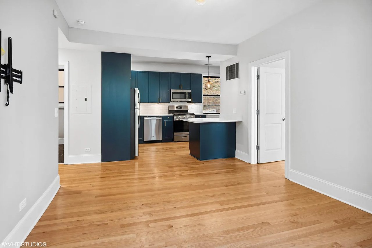 7635 N Greenview Ave APT 1W