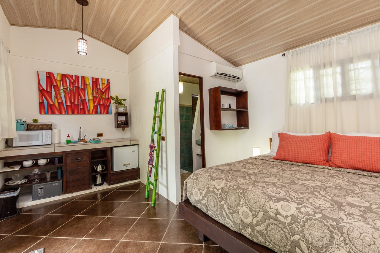 SUCCESSFUL BOUTIQUE HOTEL WITH OWNER’S HOME BY THE BEACH IN UVITA